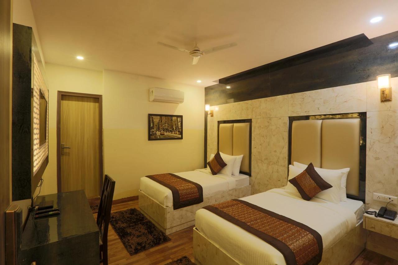 Plazzo Hotel New Delhi Ngoại thất bức ảnh