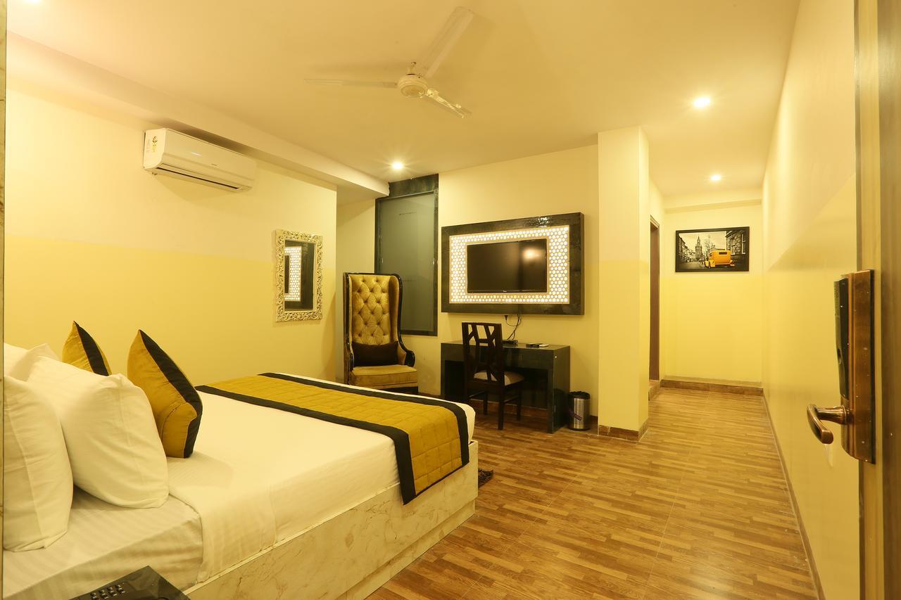 Plazzo Hotel New Delhi Ngoại thất bức ảnh