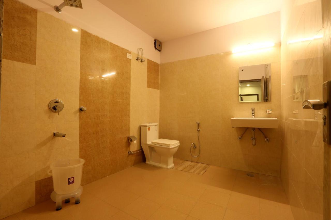 Plazzo Hotel New Delhi Ngoại thất bức ảnh