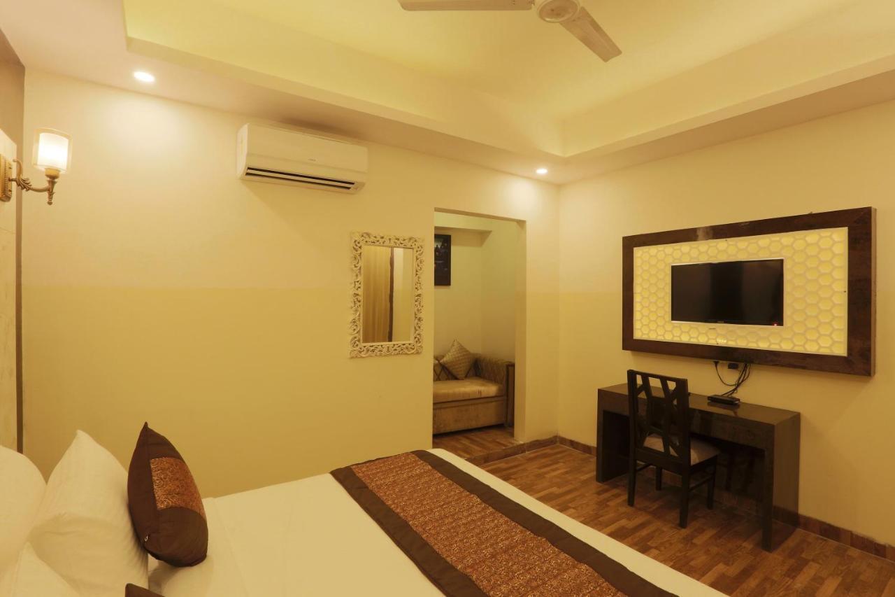 Plazzo Hotel New Delhi Ngoại thất bức ảnh
