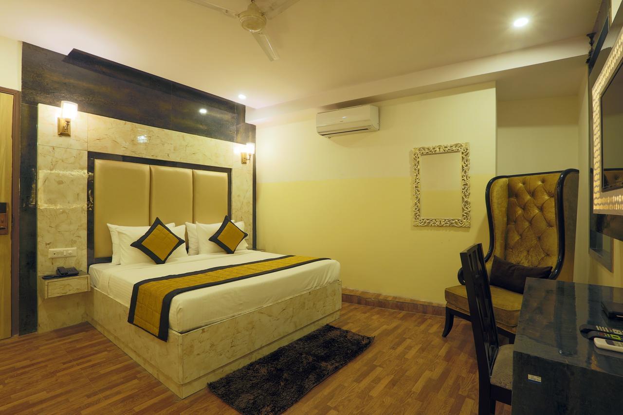 Plazzo Hotel New Delhi Ngoại thất bức ảnh