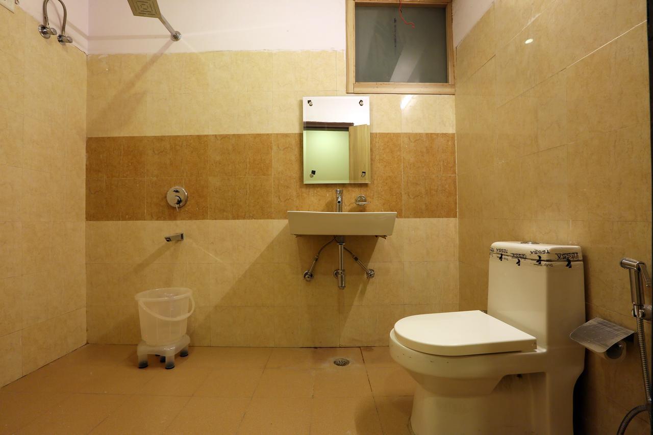 Plazzo Hotel New Delhi Ngoại thất bức ảnh